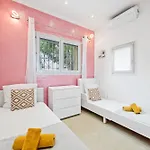 Дом отдыха Nissarda, Maison Nicoise Avec Vue Mer, Parking, A 5 Minutes Du Port